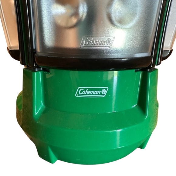 Coleman Camping Lantern Black and Green Size D Batteries (not included) Tested - Picture 4 of 13